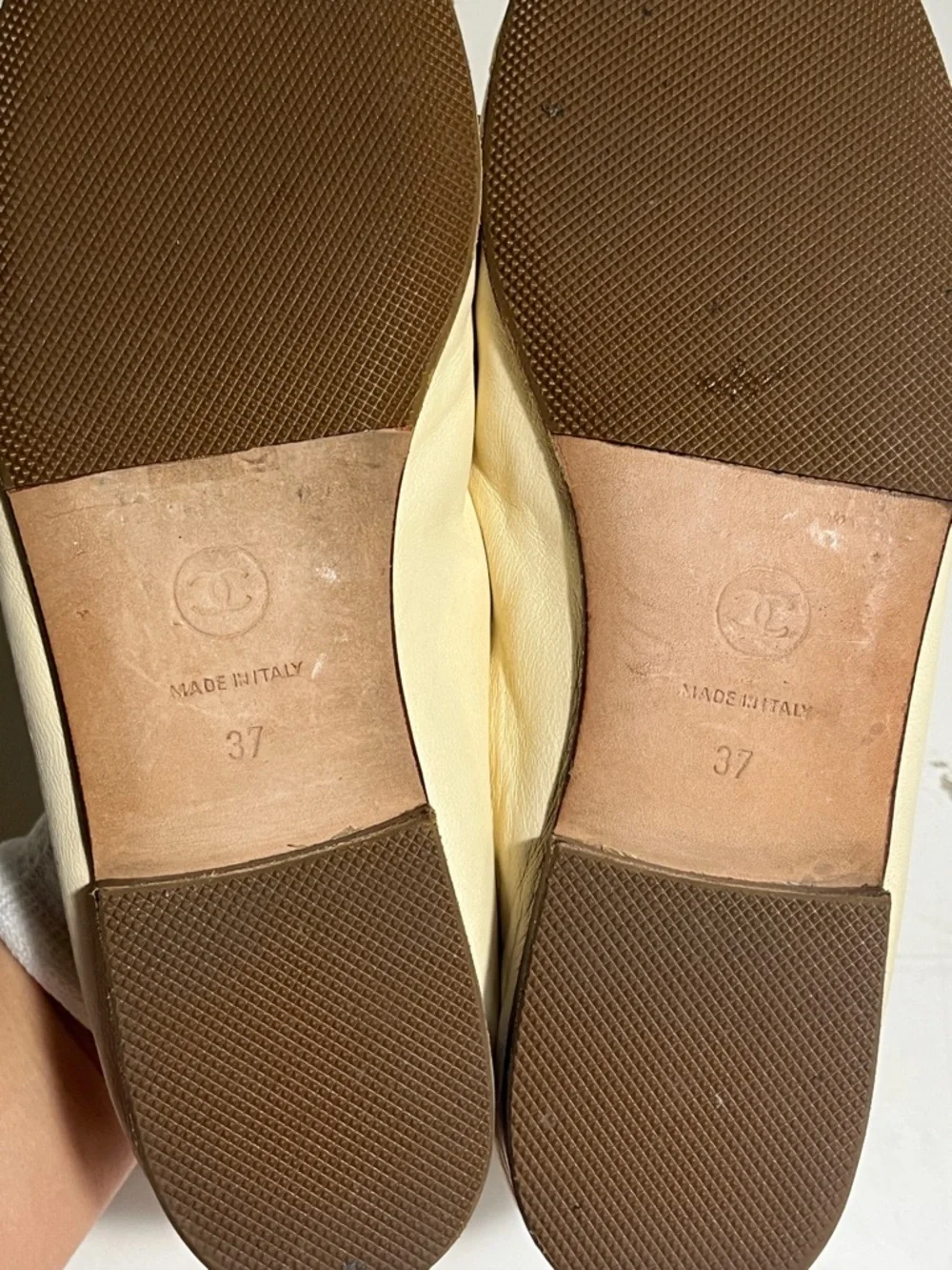 Sold CHANEL Cream Leather Ballet Flats with Yellow Cap Toe - Picture 6 of 11